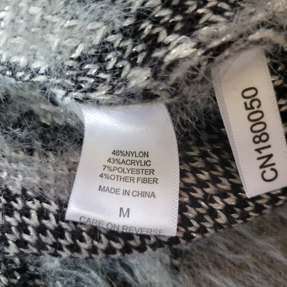 Gabrielle Union | EUC Long Gray Fuzzy Leopard Cozy Button Up Cardigan (SIZE M) - Picture 6 of 15